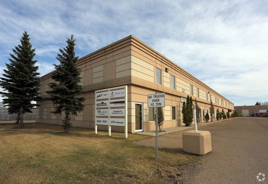 9407 27 Av NW, Edmonton, AB à louer - Photo principale – Image 1 sur 3