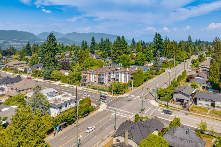 801 Gatensbury St, Coquitlam, BC à vendre - Aérien – Image 2 sur 4