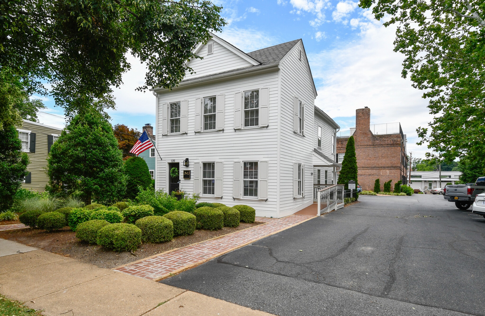1211 Caroline St, Fredericksburg, VA à louer Photo de l’immeuble– Image 1 sur 16