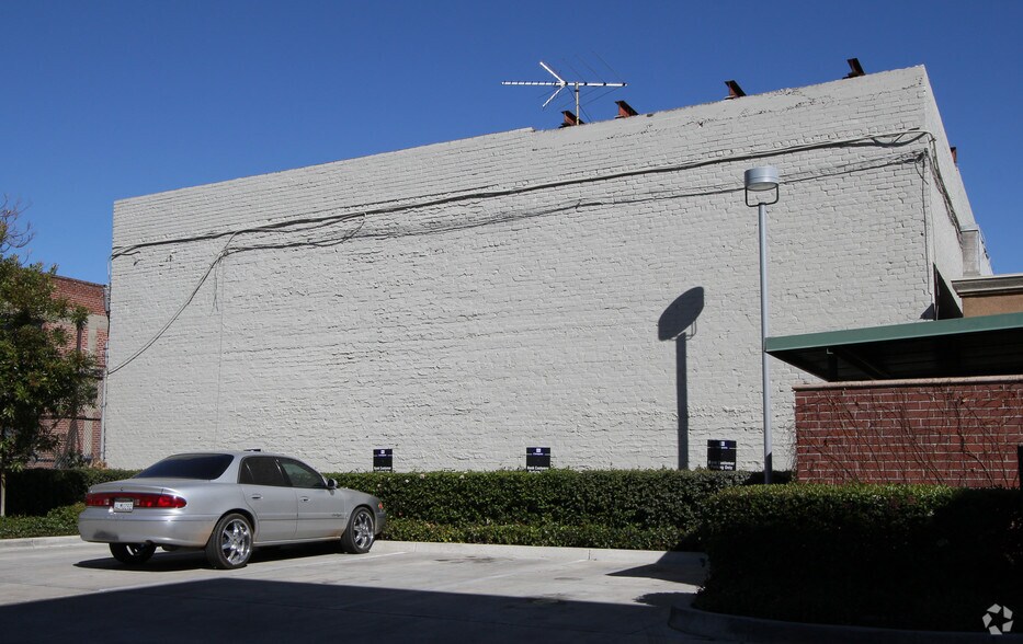 217 N San Joaquin St, Stockton, CA à vendre - Photo de l’immeuble – Image 2 sur 13