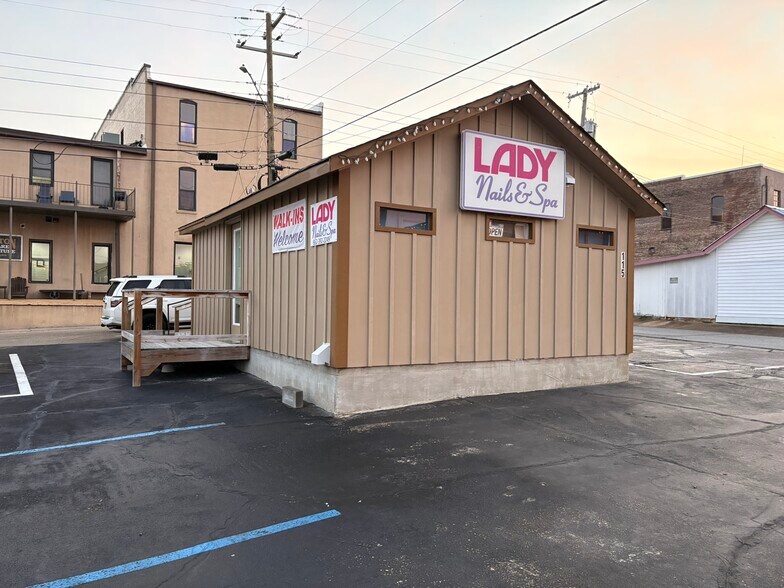 130 W Bankhead St, New Albany, MS à vendre - Photo de l’immeuble – Image 2 sur 7