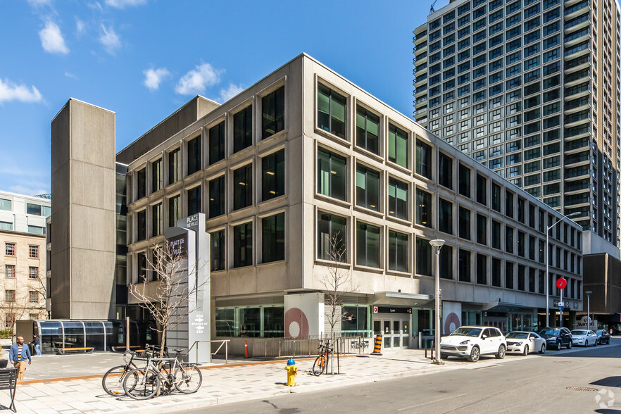 300 Sparks St, Ottawa, ON à louer - Photo de l’immeuble – Image 1 sur 7