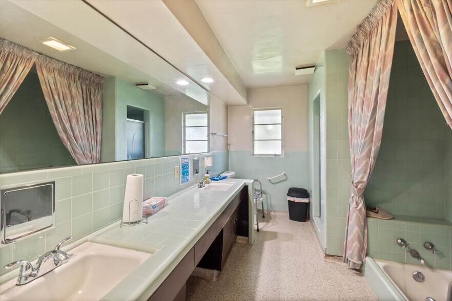 542 W Browning Ave, Fresno, CA à vendre - Photo de l’immeuble – Image 3 sur 5