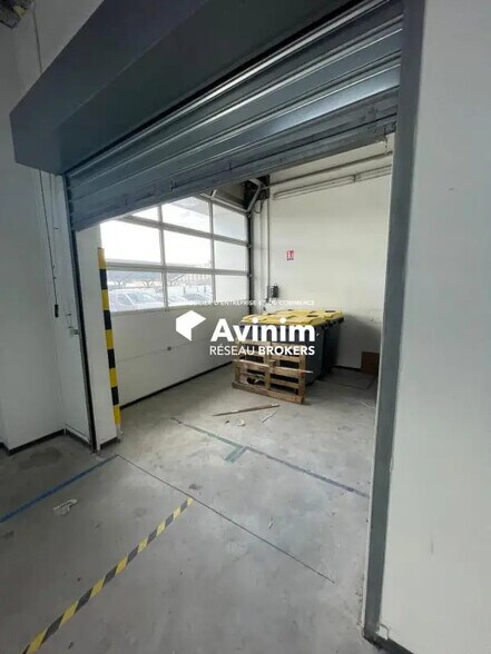 Industriel/Logistique dans Gonesse à louer - Photo de l’immeuble – Image 2 sur 8