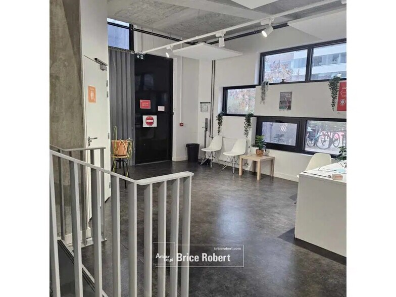 Bureau dans Lyon à vendre - Photo de l’immeuble – Image 3 sur 13