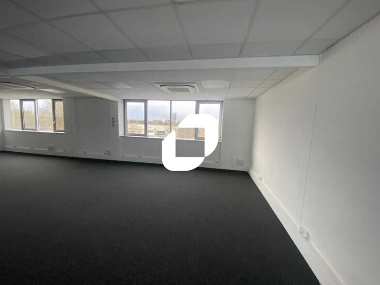 Bureau dans Bordeaux à louer - Photo de l’immeuble – Image 1 sur 6