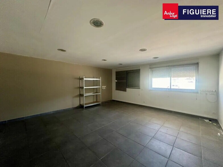 705 Avenue De L'Europe, Saint-Cannat à louer - Photo de l’immeuble – Image 3 sur 11