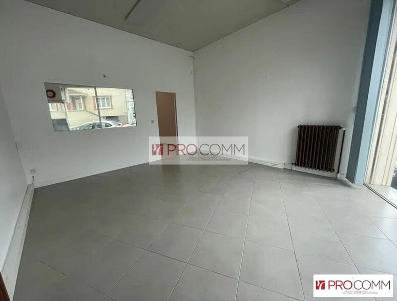 Local commercial dans Lucé à vendre - Photo de l’immeuble – Image 2 sur 4