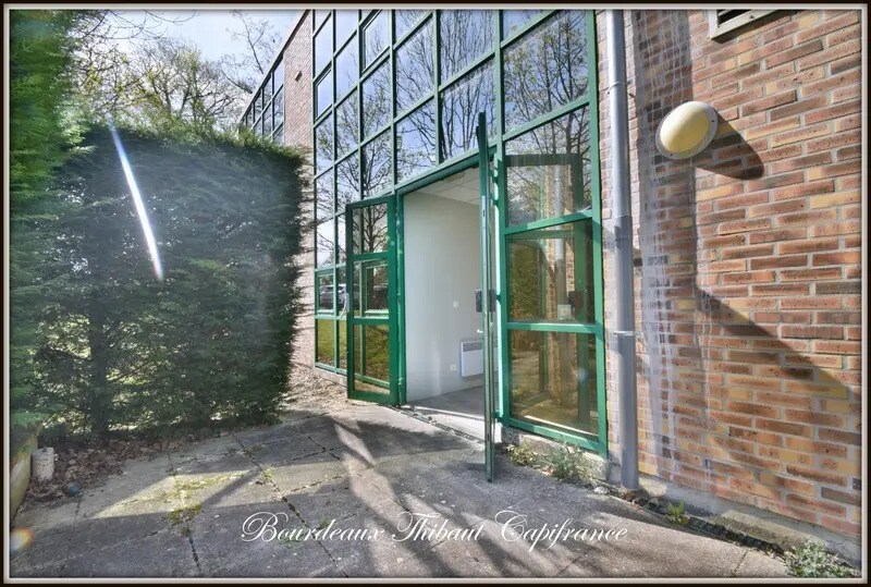 Bureau dans Montlhéry à louer - Photo de l’immeuble – Image 2 sur 7