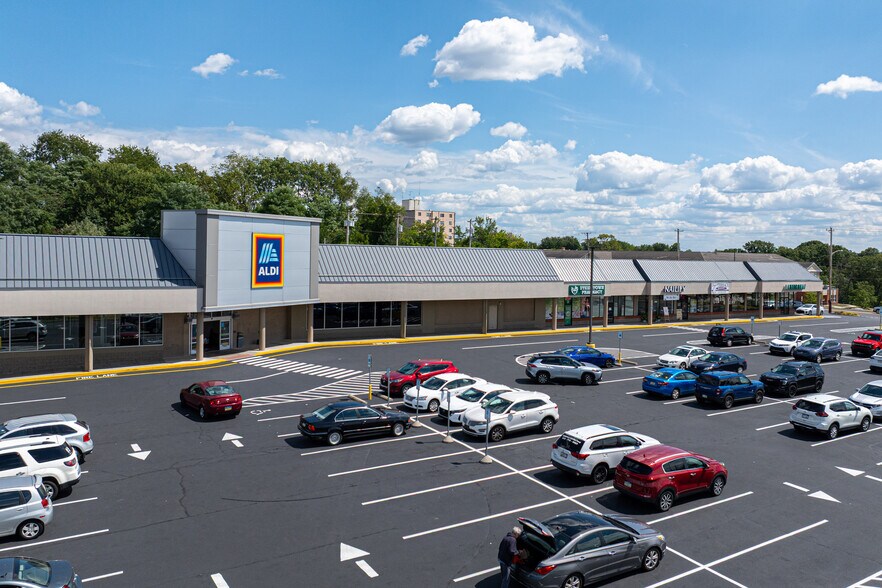 5239-5255 Brownsville Rd, Pittsburgh, PA à louer - Photo de l’immeuble – Image 2 sur 9