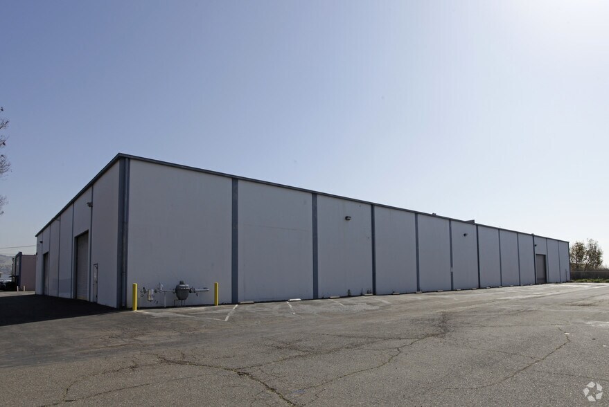 900-940 Aladdin Ave, San Leandro, CA à vendre - Photo de l’immeuble – Image 1 sur 12
