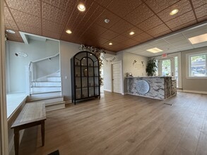 324-326 N River St, East Dundee, IL à louer Photo intérieure– Image 1 sur 9