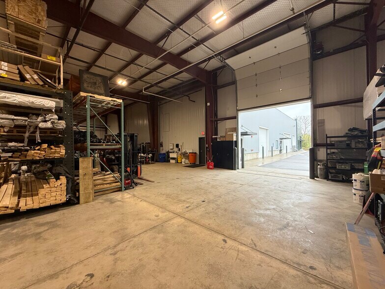 5120 E Paris Ave SE, Kentwood, MI à louer - Photo de l’immeuble – Image 3 sur 6