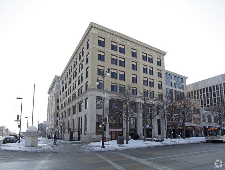 1 W Main St, Madison, WI à louer - Photo principale – Image 1 sur 6