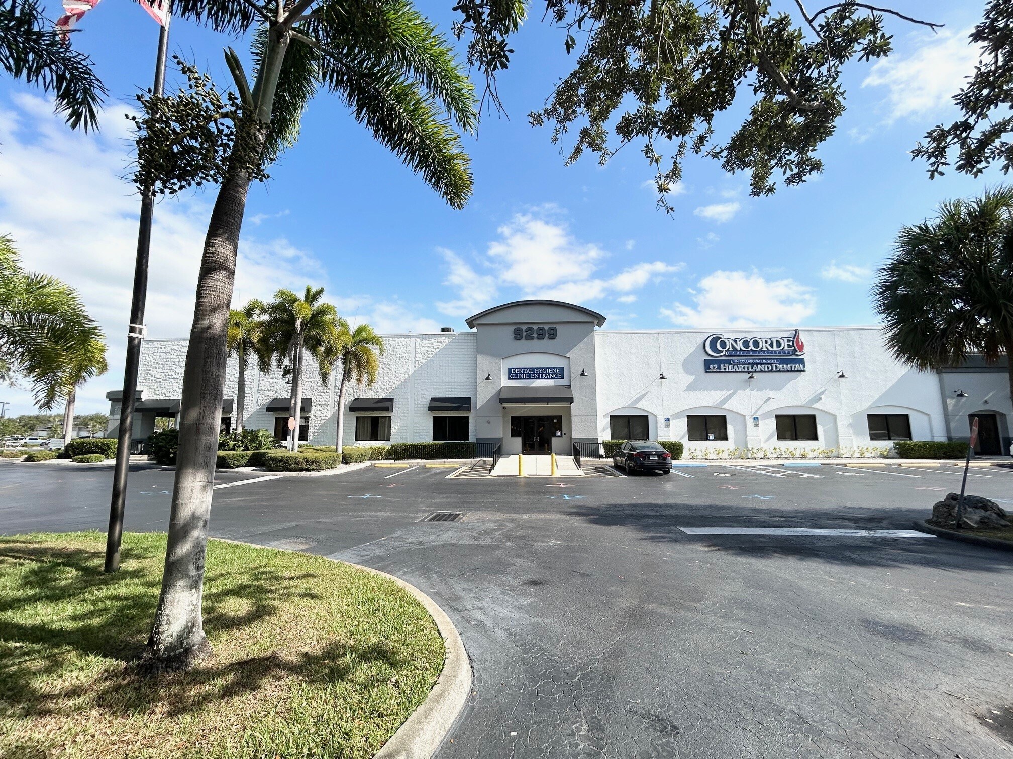 9299 College Pky, Fort Myers, FL à louer Photo de l’immeuble– Image 1 sur 8
