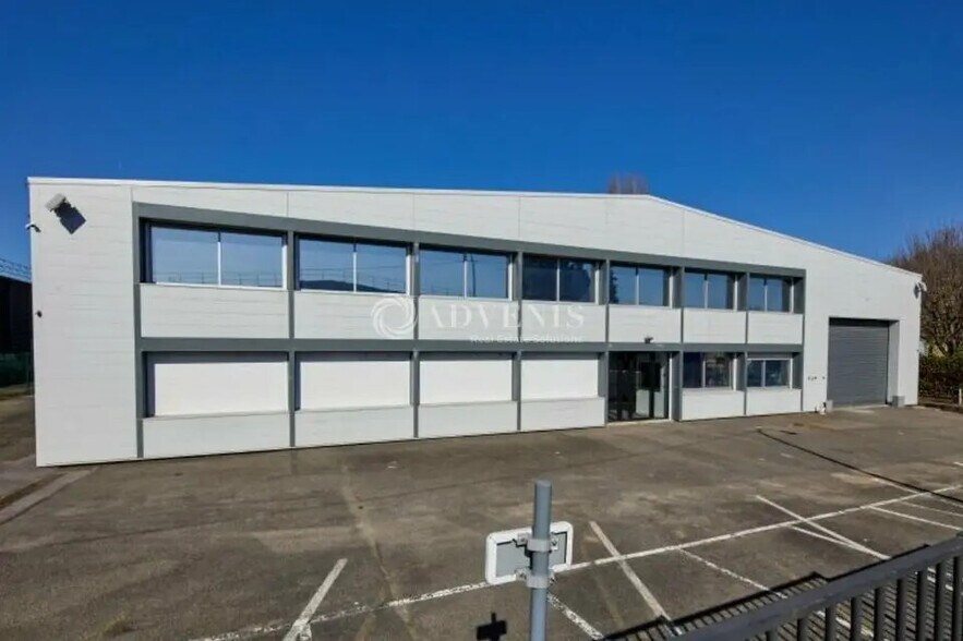 Local d'activités dans Morangis à vendre - Photo de l’immeuble – Image 1 sur 4