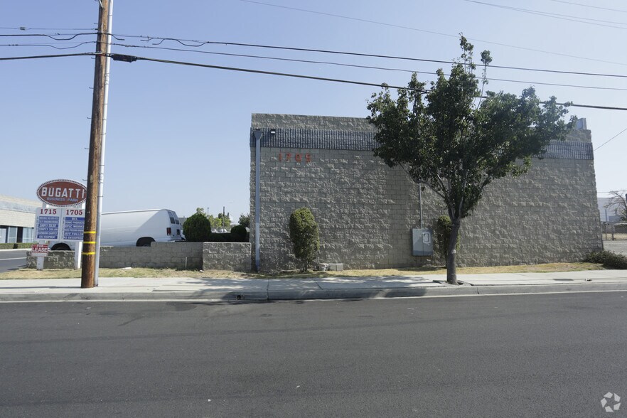 1705 W 130th St, Gardena, CA à vendre - Photo de l’immeuble – Image 2 sur 6