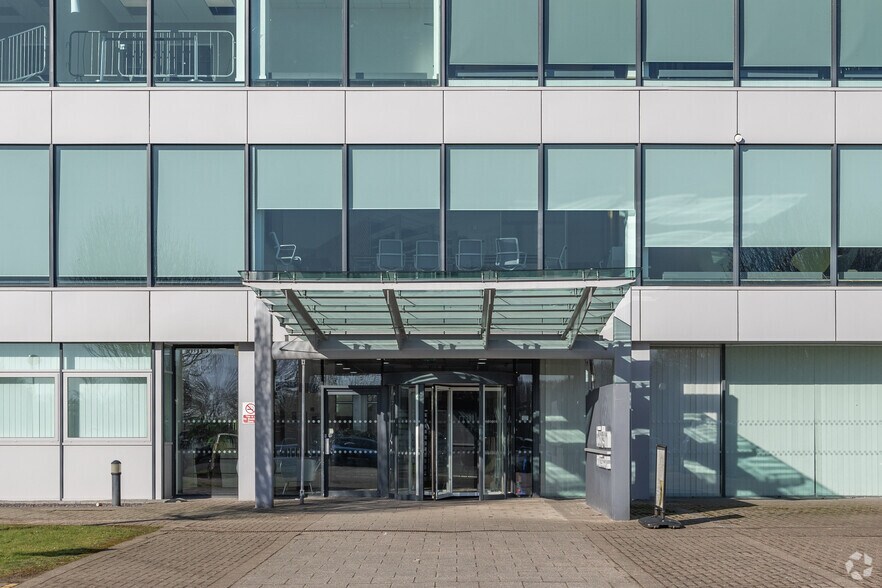 Eastern Business Park, Cardiff à louer - Photo de l’immeuble – Image 2 sur 16