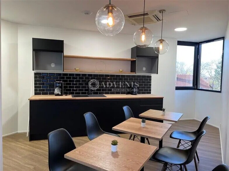 Bureau dans Jouy-en-Josas à louer - Photo de l’immeuble – Image 2 sur 5