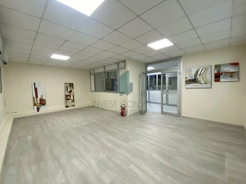 Local d’activités dans Éragny à louer - Photo de l’immeuble – Image 2 sur 10