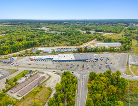2700-2790 Mahoning Ave NW, Warren, OH à louer Photo de l’immeuble– Image 1 sur 8