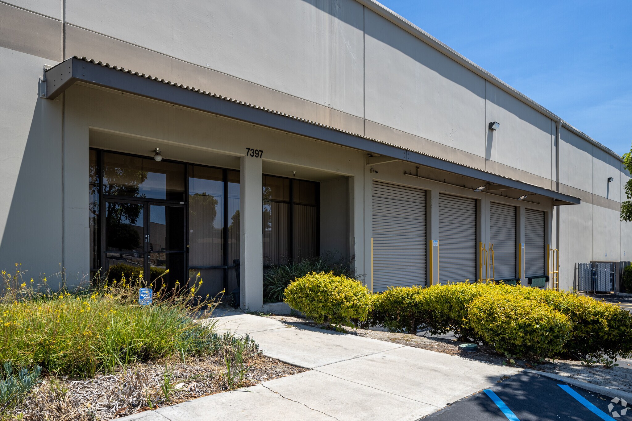 7361-7471 Doig Dr, Garden Grove, CA à louer Photo principale– Image 1 sur 9