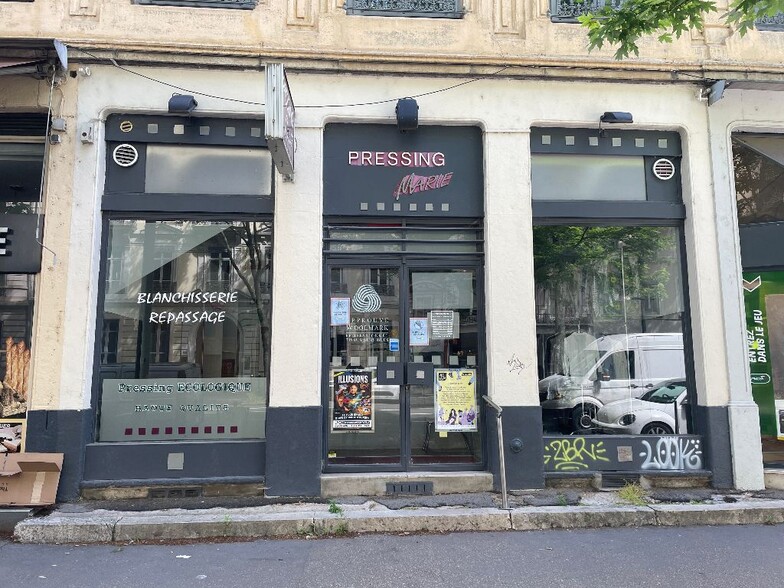 1 Place Puvis De Chavannes, Lyon à louer - Photo de l’immeuble – Image 1 sur 4