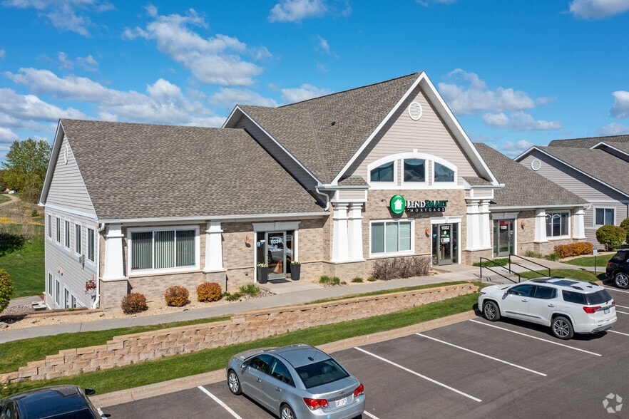 11330-11334 86th Ave N, Maple Grove, MN à louer - Photo de l’immeuble – Image 1 sur 4