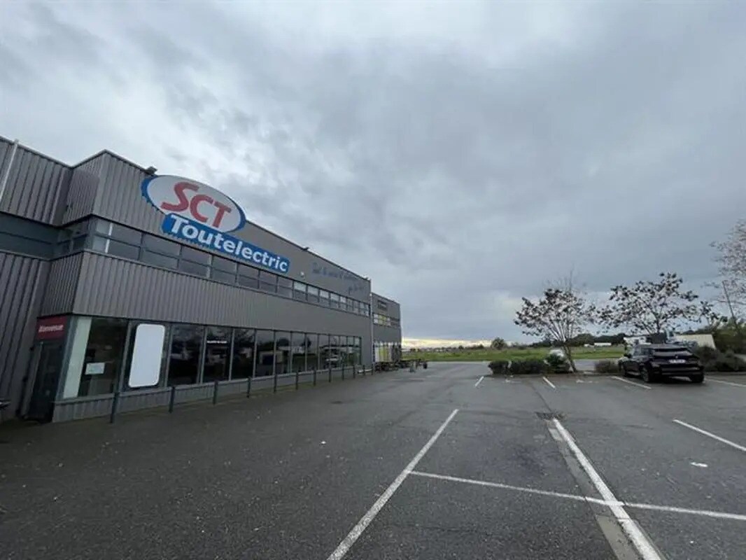 Local d’activités dans Plaisance-du-Touch à louer Photo de l’immeuble– Image 1 sur 11