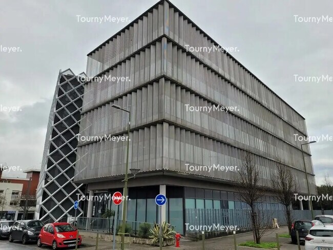 Plus de détails pour Bureau, Local commercial à louer