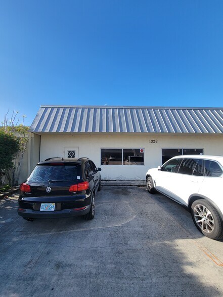 1328 Lafayette St, Cape Coral, FL à vendre - Photo de l’immeuble – Image 3 sur 4