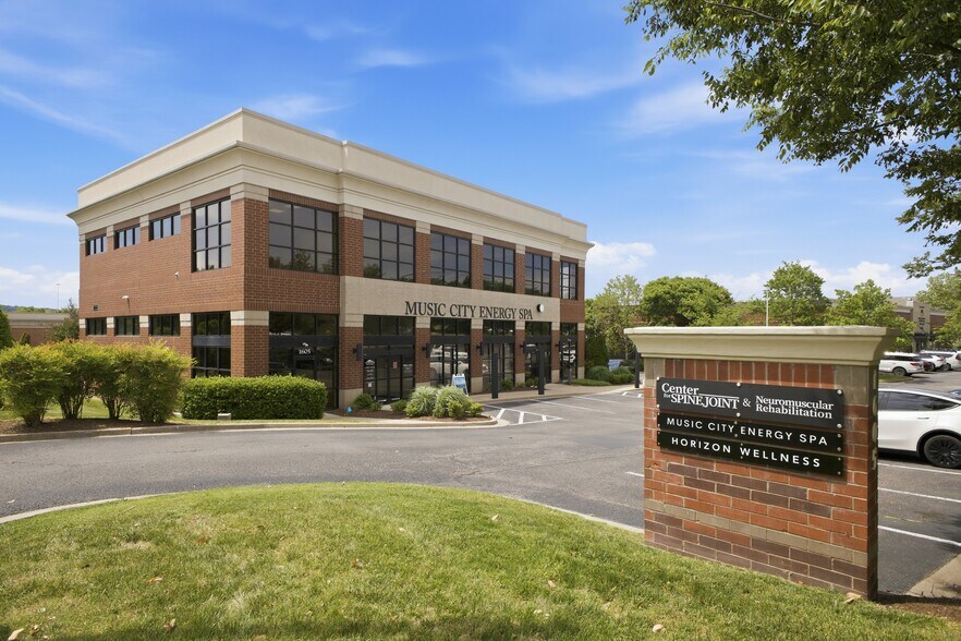 1605 Westgate Cir, Brentwood, TN à louer - Photo de l’immeuble – Image 1 sur 6