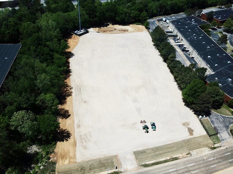 4055 S Mendenhall Rd, Memphis, TN à louer - Photo principale – Image 1 sur 2
