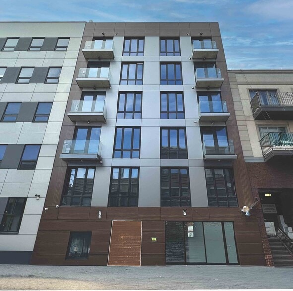 1652 E 14th St, Brooklyn, NY à louer - Photo principale – Image 1 sur 1