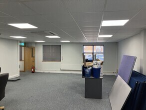 15 Willie Snaith Rd, Newmarket à louer Photo intérieure– Image 2 sur 3