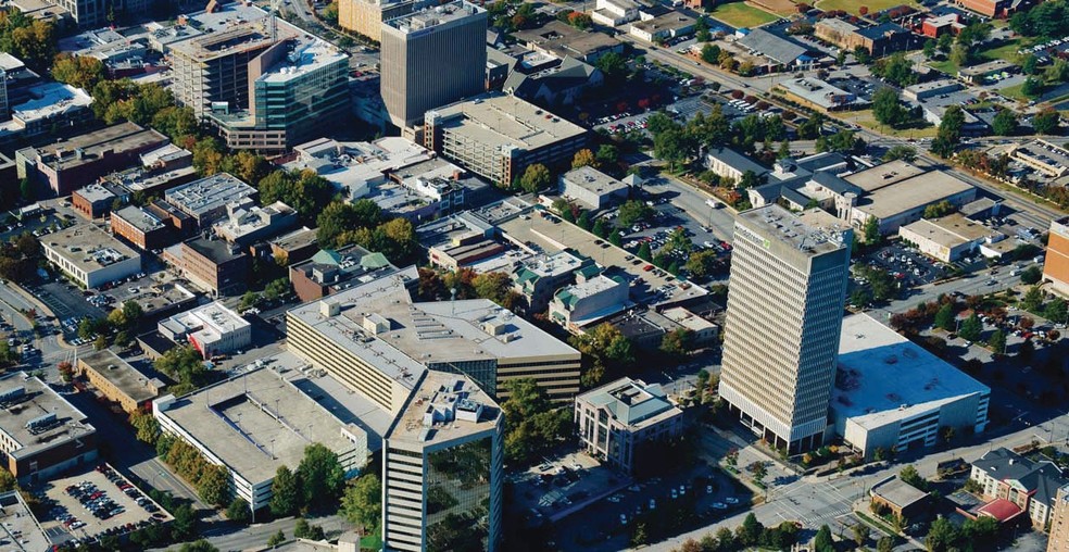 301 N Main St, Greenville, SC à louer - Aérien – Image 3 sur 17