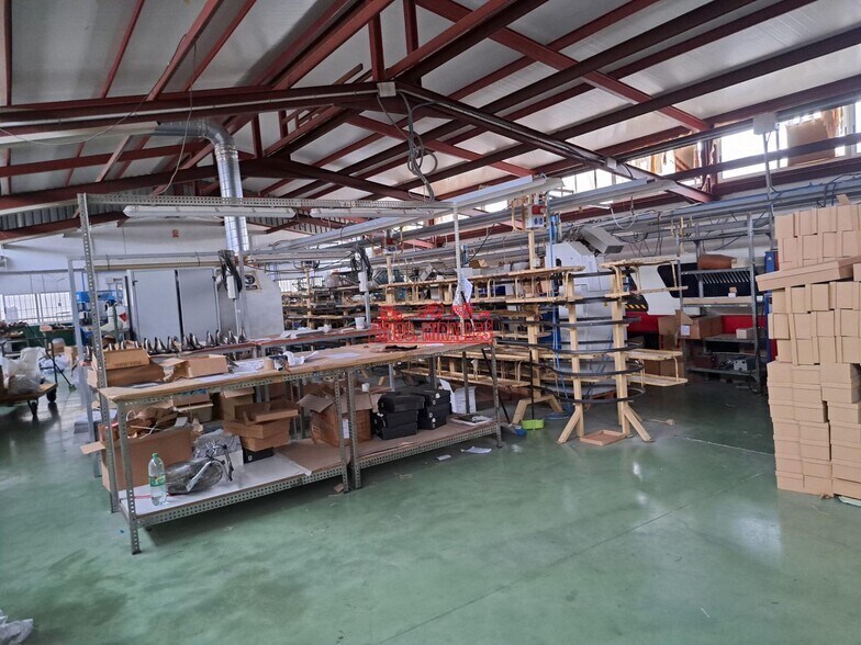 Industriel/Logistique dans Aspe, Alicante à vendre - Photo intérieure – Image 1 sur 25