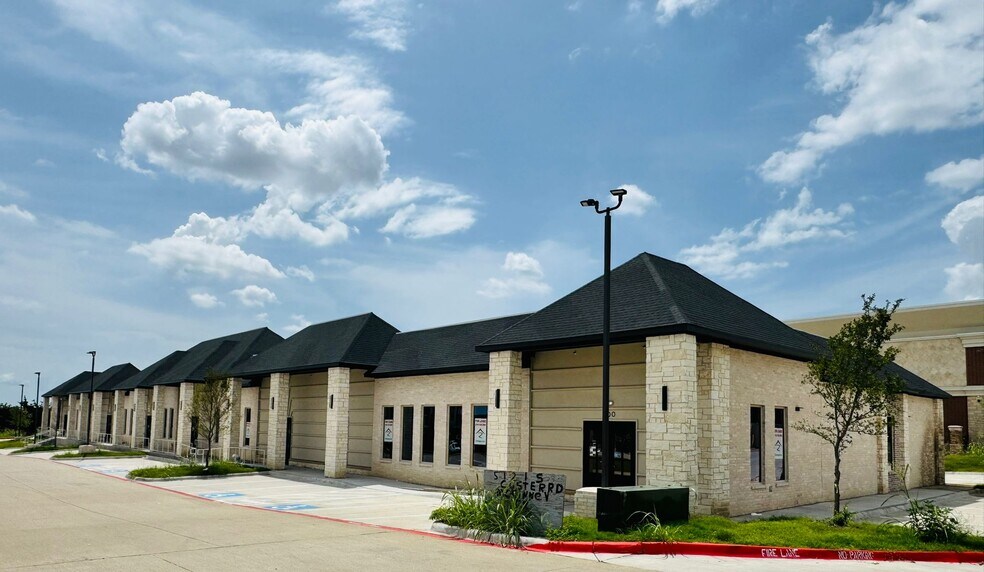 5121 S Custer Rd, McKinney, TX à louer - Photo de l’immeuble – Image 2 sur 15