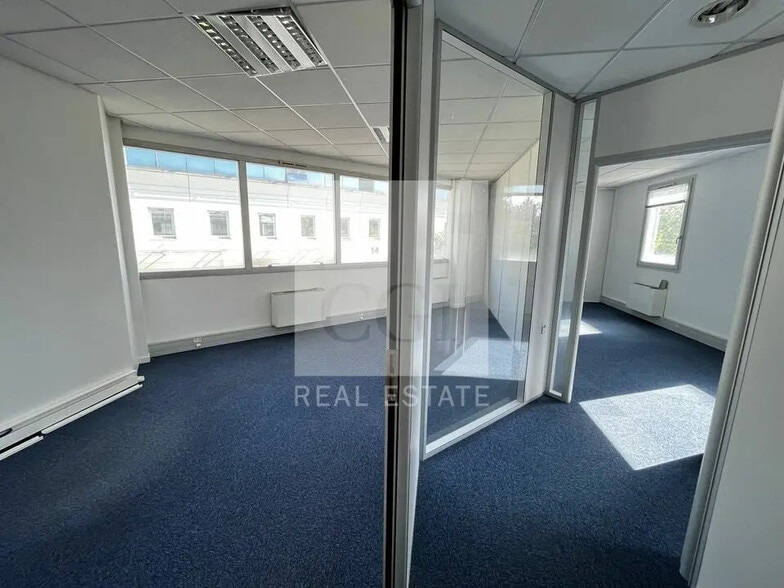 Bureau dans Bron à vendre - Photo de l’immeuble – Image 2 sur 11