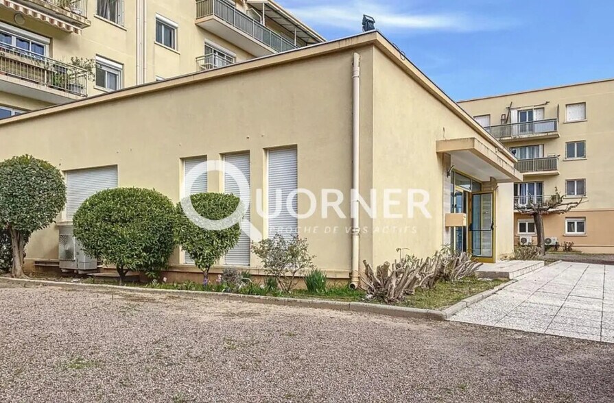 Local commercial dans Fréjus à vendre - Photo de l’immeuble – Image 1 sur 6