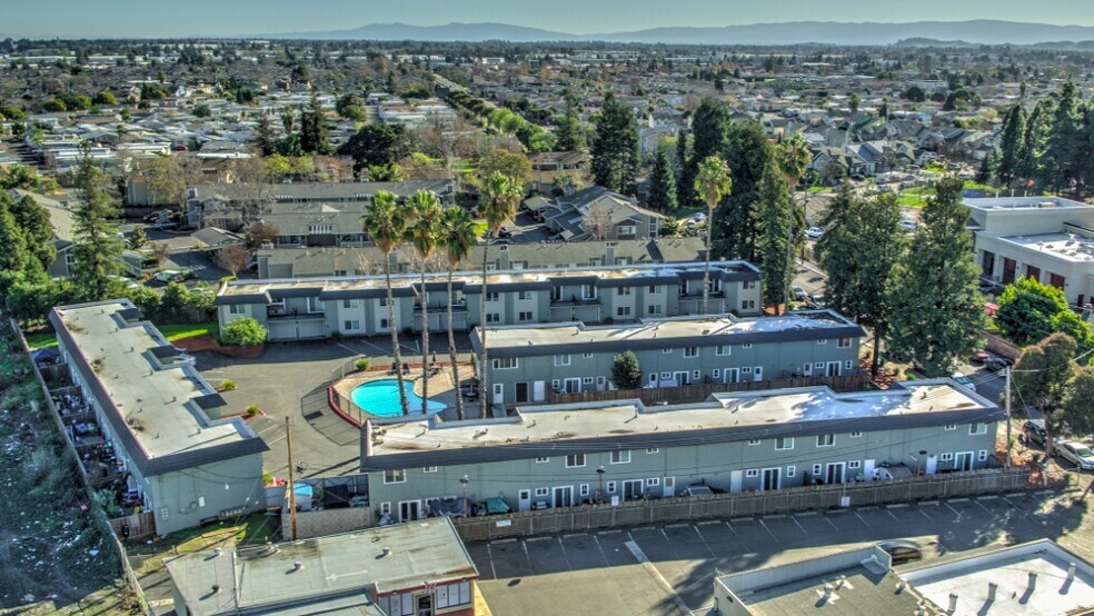 28222 Lustig Ct, Hayward, CA à vendre - Photo de l’immeuble – Image 2 sur 26