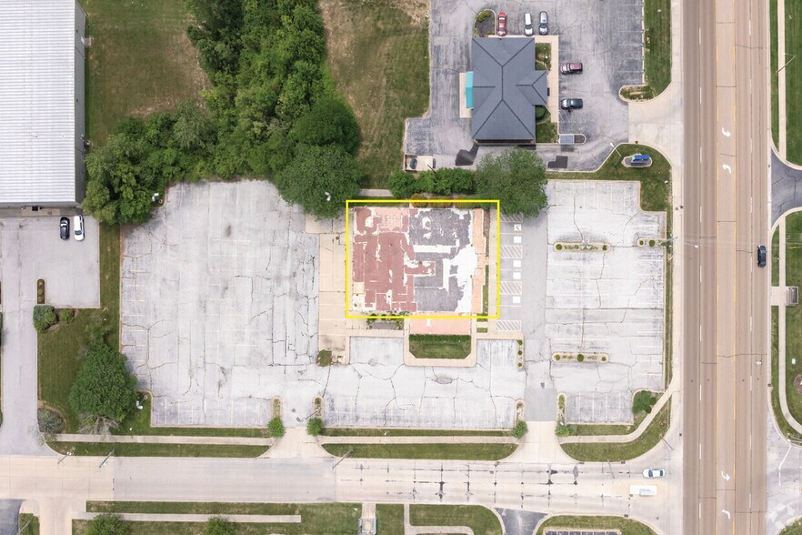 4390 N Illinois St, Swansea, IL à vendre - Photo de l’immeuble – Image 2 sur 36