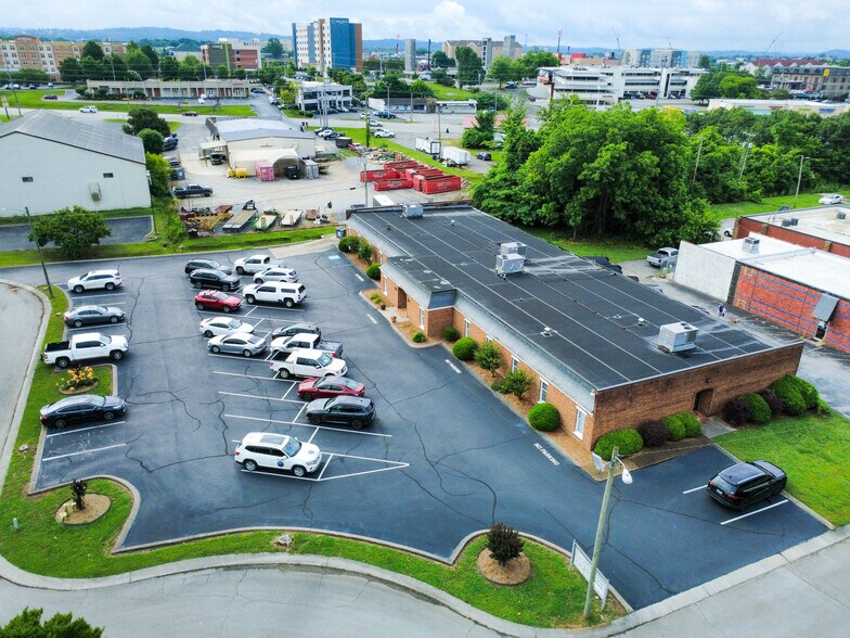 118 Lee Parkway Dr, Chattanooga, TN à vendre - Photo de l’immeuble – Image 2 sur 10