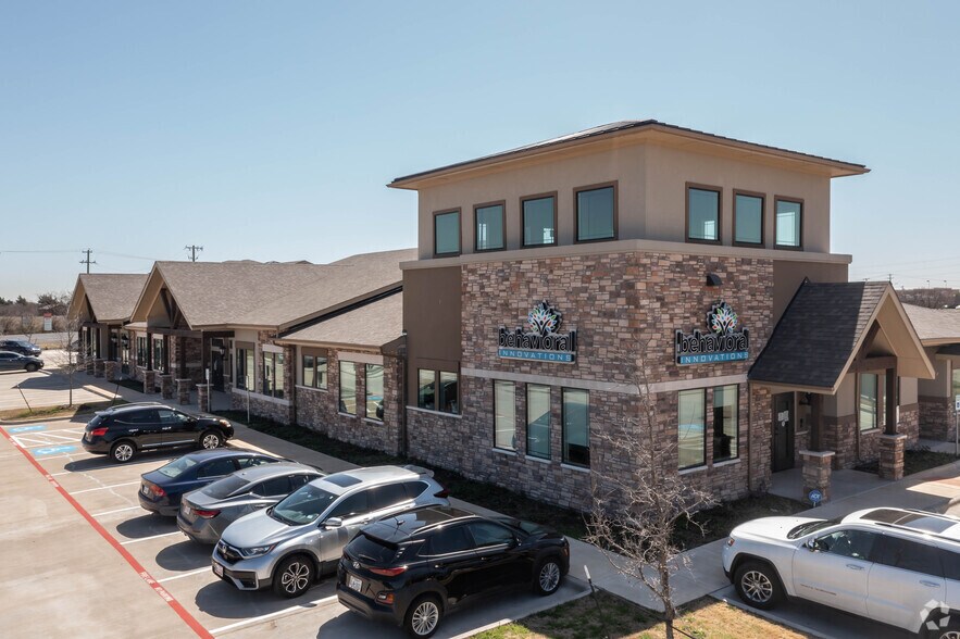 5706 Rowlett Rd, Rowlett, TX à louer - Photo de l’immeuble – Image 1 sur 5