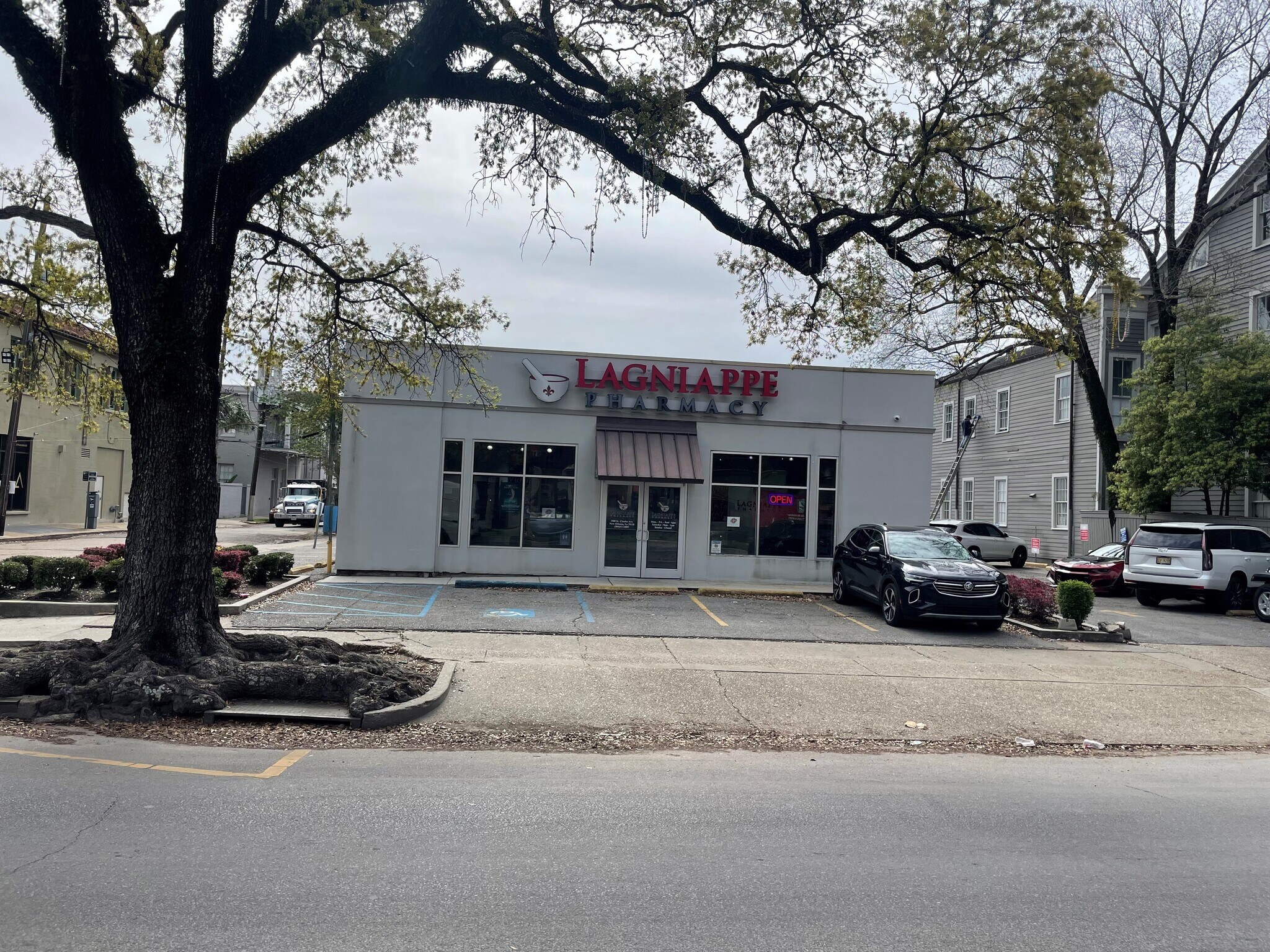 1900 St Charles Ave, New Orleans, LA à louer Photo de l’immeuble– Image 1 sur 5