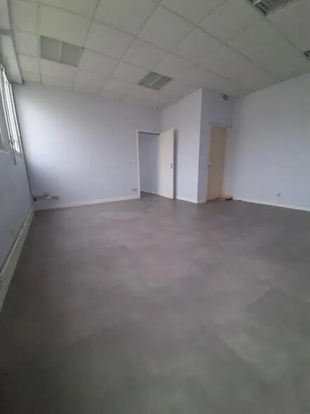 Allée Du 9 Novembre 1989, Avrillé à louer - Photo de l’immeuble – Image 2 sur 3