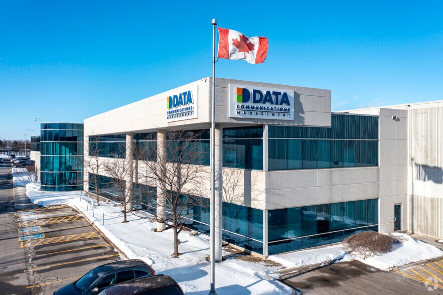 9195 Torbram Rd, Brampton, ON à louer - Photo de l’immeuble – Image 3 sur 6