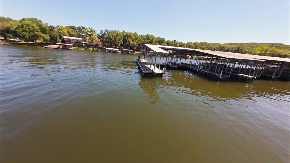 1062 Susan Rd, Lake Ozark, MO à vendre - Vidéo sur l’annonce professionnelle – Image 2 sur 44