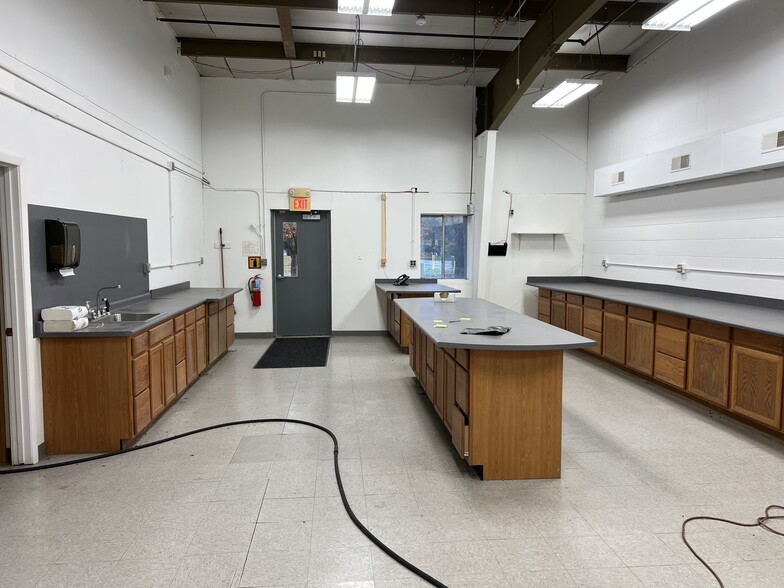 205 N Michigan St, Oxford, IN à louer - Photo intérieure – Image 3 sur 14