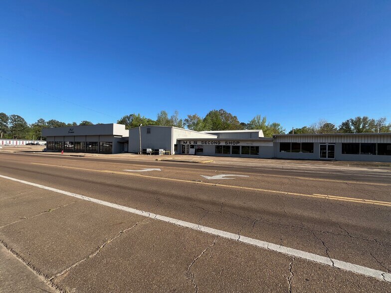 1103 E Main St, Philadelphia, MS à vendre - Photo de l’immeuble – Image 3 sur 25